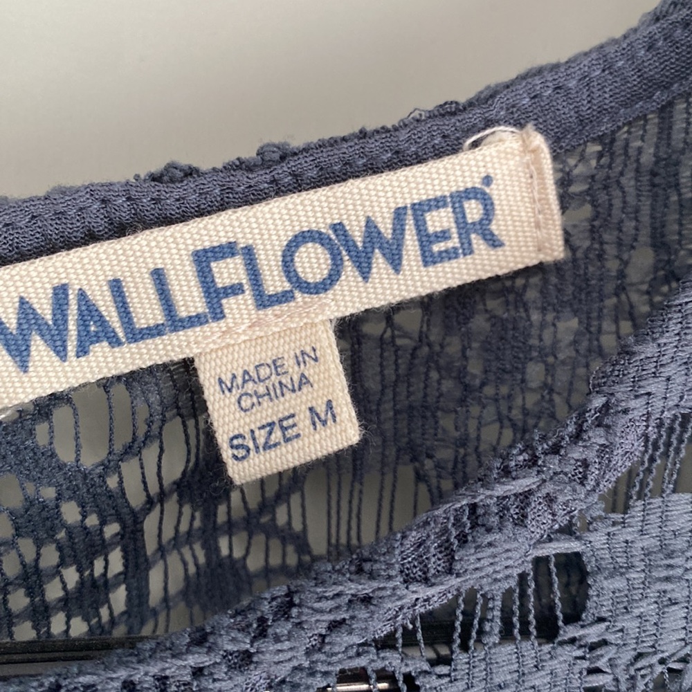 Grayish Blue Lace Tank Top - Picture 2 of 2